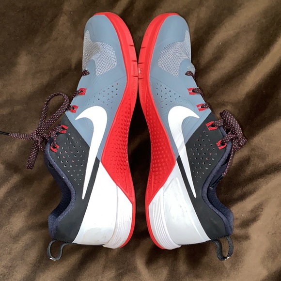 Nike Shoes - 8 Nike metcons